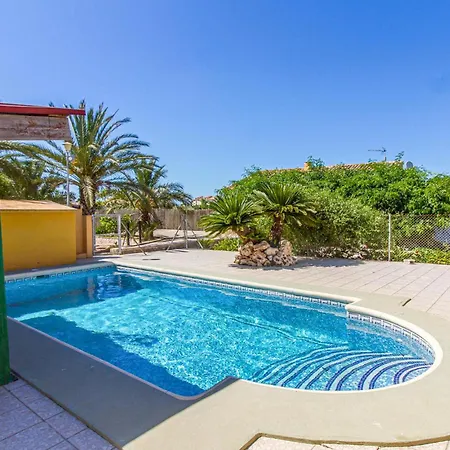 Сasa de vacaciones In With Outdoor Swimming Pool Dénia